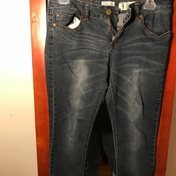 Capris Jeans - Picture 3 of 3